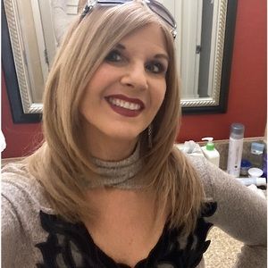 Meet your Posher, Denise